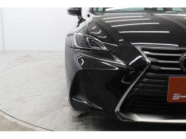 TOYOTA LEXUS IS200T 2017 Image 31