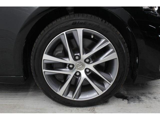 TOYOTA LEXUS IS200T 2017 Image 31