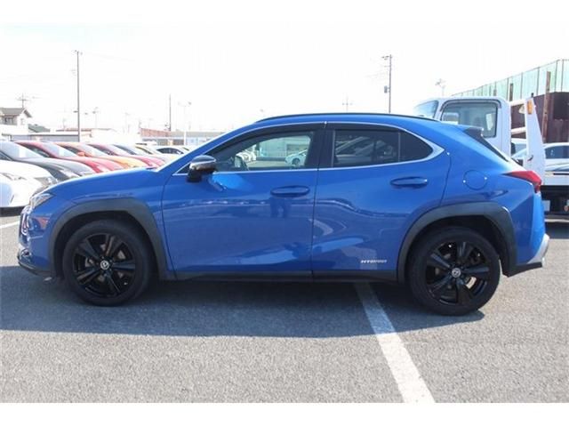 TOYOTA LEXUS UX250H 2021 Image 31