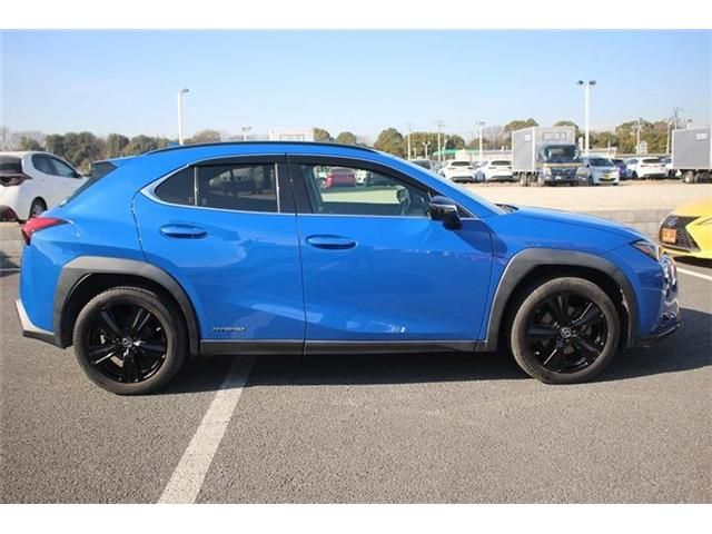 TOYOTA LEXUS UX250H 2021 Image 31