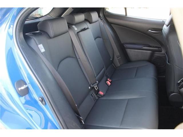 TOYOTA LEXUS UX250H 2021 Image 31