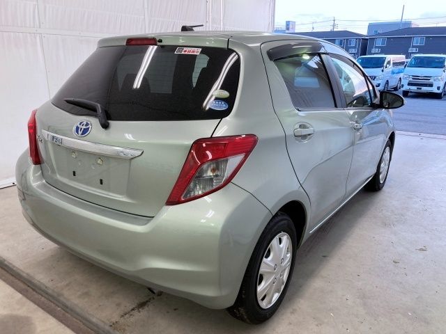 TOYOTA VITZ 2011 Image 31