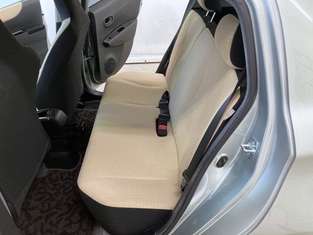 TOYOTA VITZ 2011 Image 31