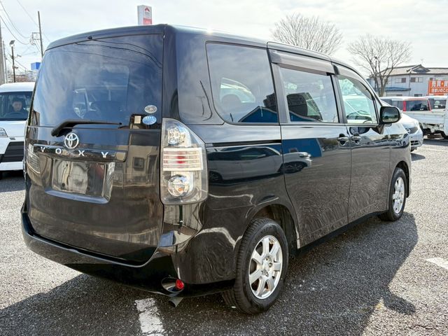 TOYOTA VOXY 2008 Image 31