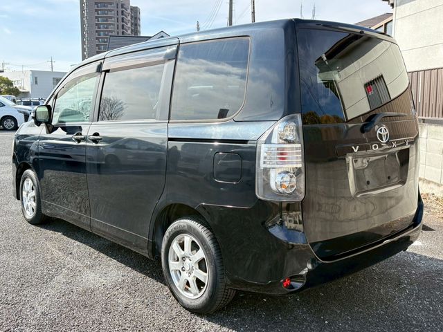 TOYOTA VOXY 2008 Image 31