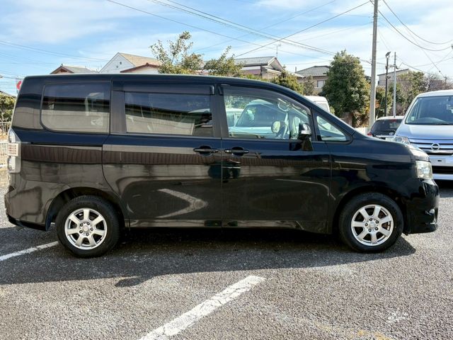 TOYOTA VOXY 2008 Image 31