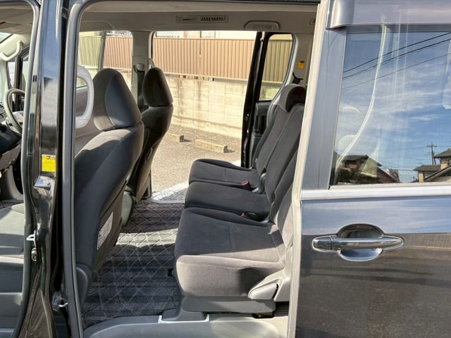 TOYOTA VOXY 2008 Image 31