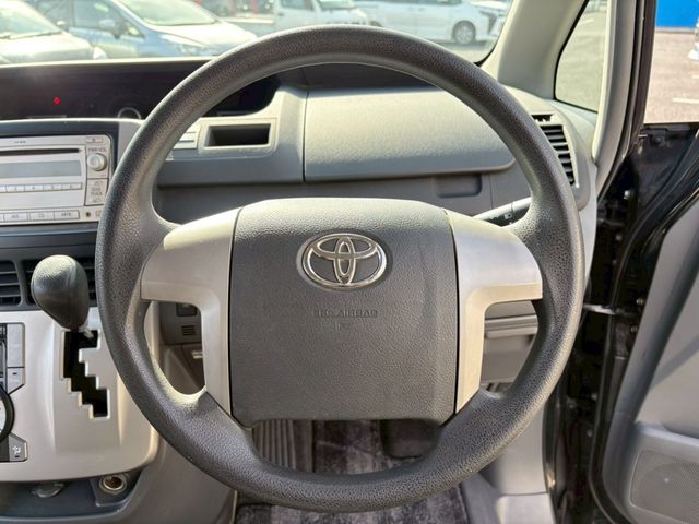 TOYOTA VOXY 2008 Image 31