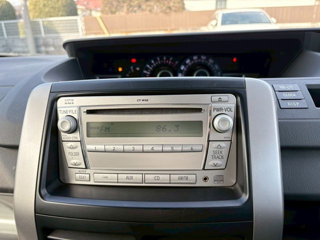 TOYOTA VOXY 2008 Image 31