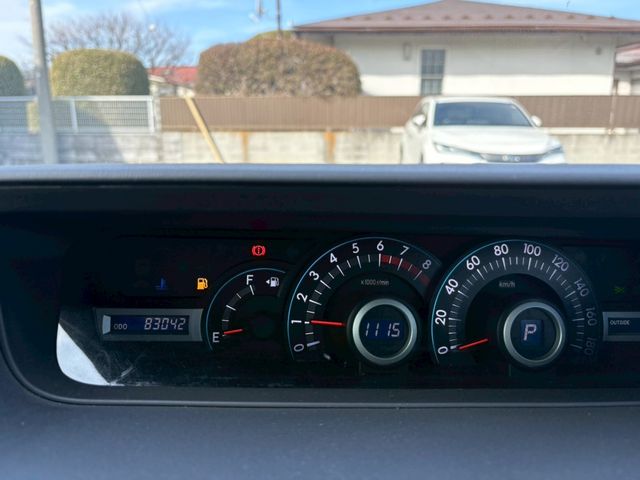 TOYOTA VOXY 2008 Image 31