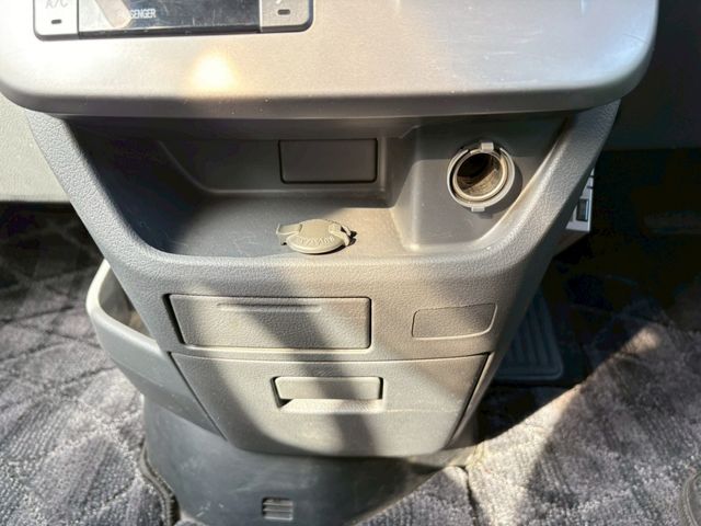 TOYOTA VOXY 2008 Image 31