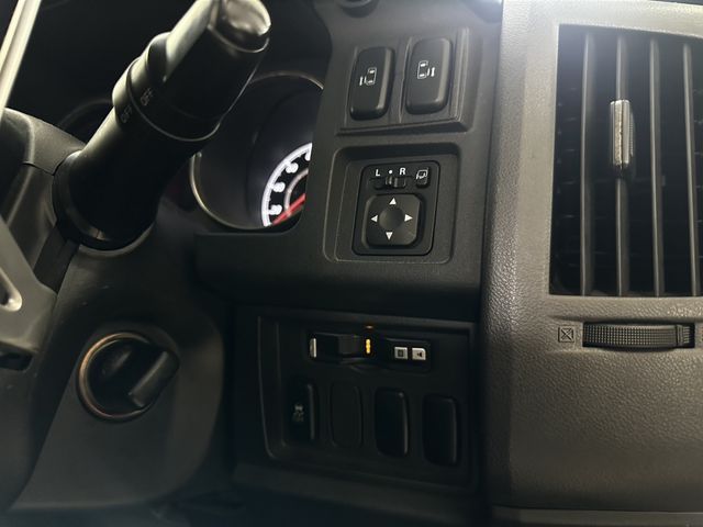 MITSUBISHI DELICA D:5 4WD 2013 Image 31