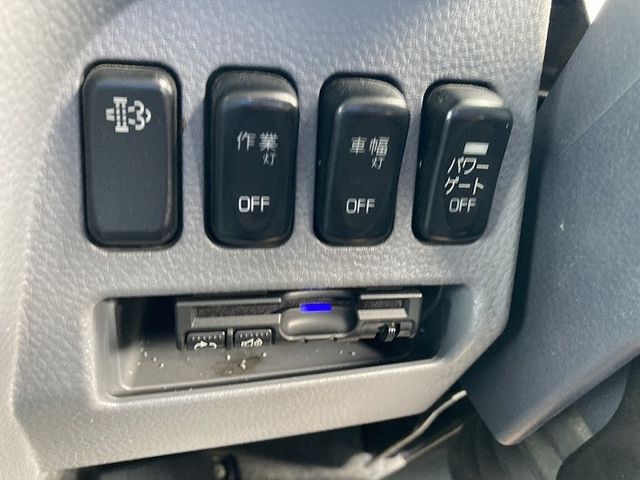 MITSUBISHI CANTER 2011 Image 31