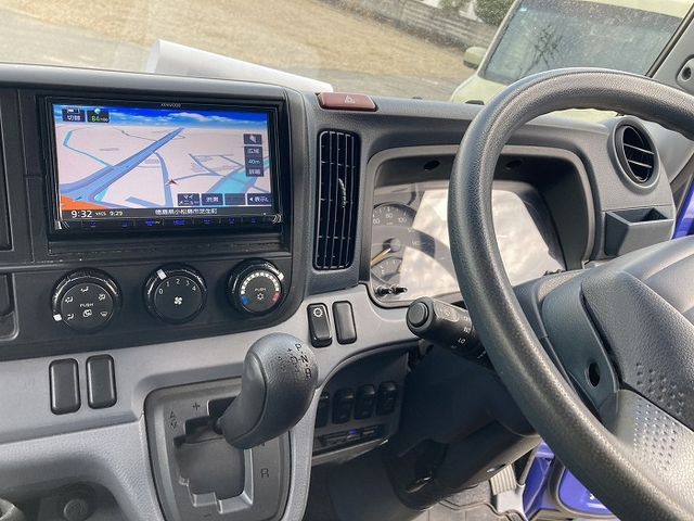 MITSUBISHI CANTER 2011 Image 31