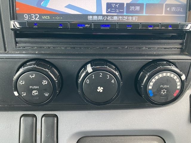 MITSUBISHI CANTER 2011 Image 31