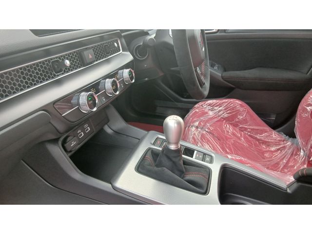 HONDA CIVIC HATCHBACK 2025 Image 31