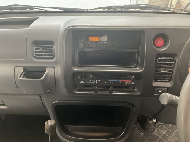 DAIHATSU HIJET TRUCK 4WD 2013 Image 31