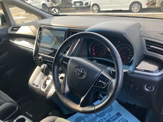 TOYOTA VELLFIRE 2018 Image 31