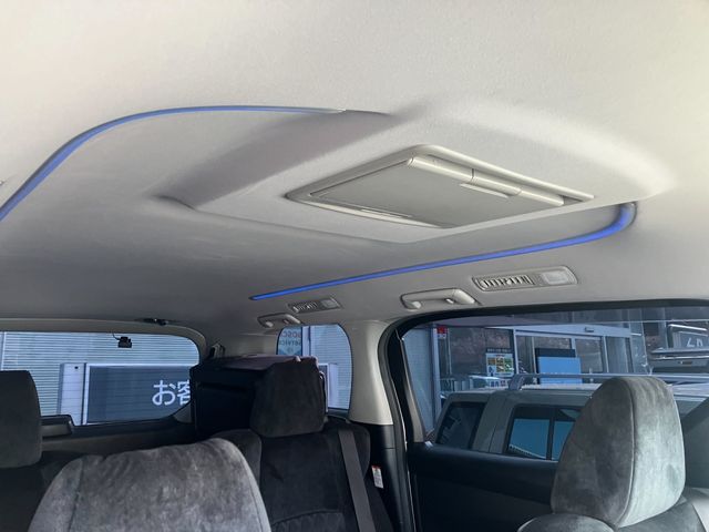 TOYOTA VELLFIRE 2018 Image 31