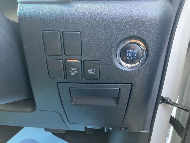 TOYOTA VELLFIRE 2018 Image 31