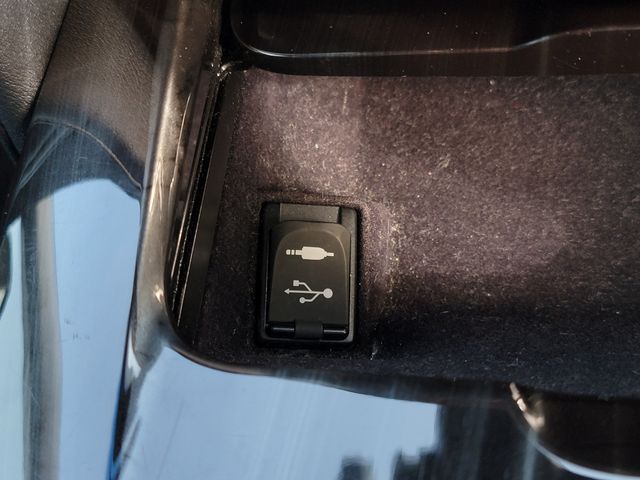 TOYOTA CROWN SEDAN HYBRID 2017 Image 31