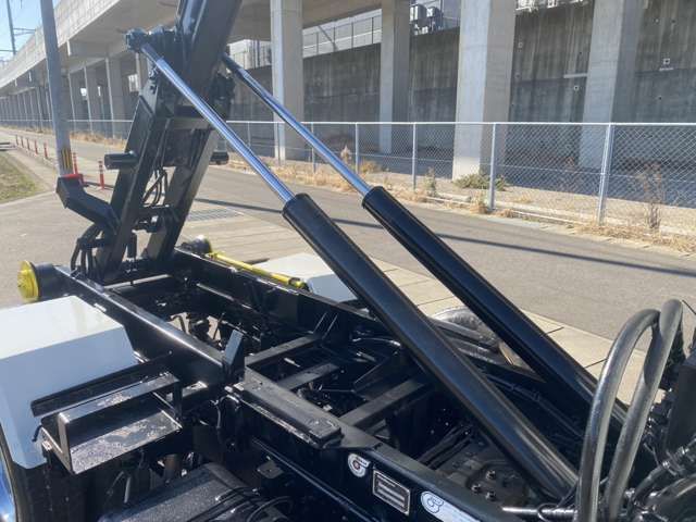 HINO DUTRO 2007 Image 31