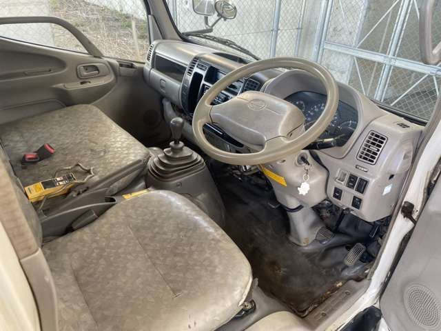 HINO DUTRO 2007 Image 31