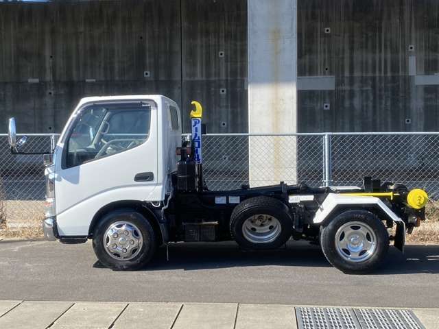 HINO DUTRO 2007 Image 31