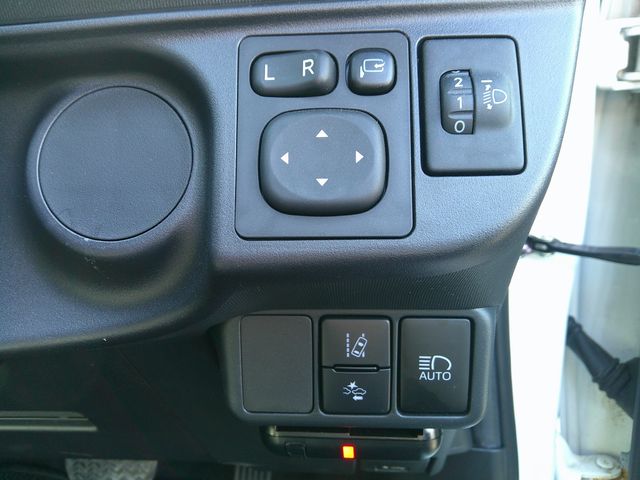 TOYOTA AQUA 2021 Image 31