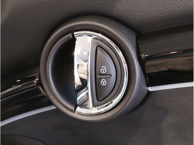 BMW MINI COOPER S OPEN 2023 Image 31