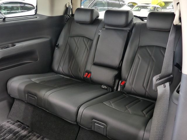 NISSAN ELGRAND 2024 Image 31