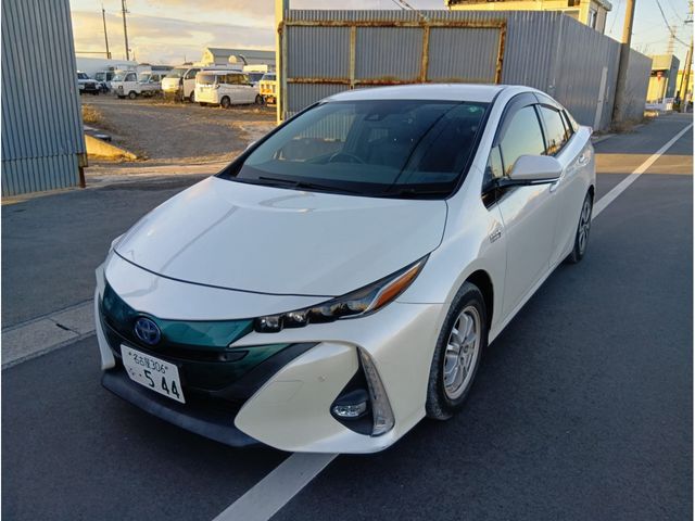 TOYOTA PRIUS PHV 2017 Image 31