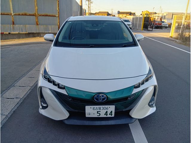 TOYOTA PRIUS PHV 2017 Image 31