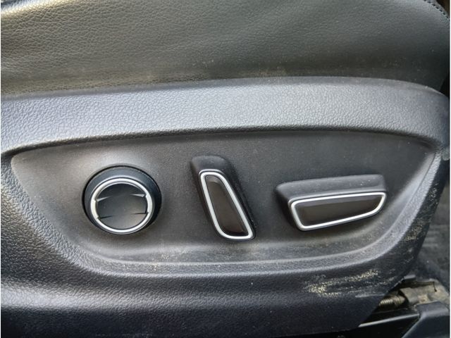 TOYOTA PRIUS PHV 2017 Image 31