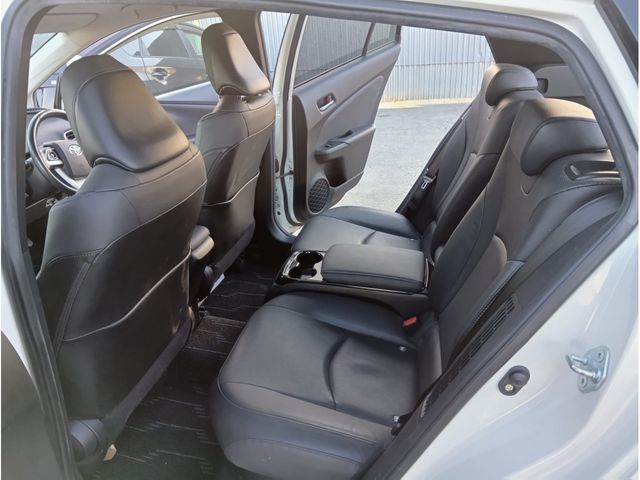TOYOTA PRIUS PHV 2017 Image 31