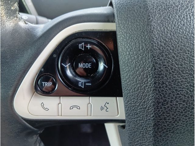 TOYOTA PRIUS PHV 2017 Image 31