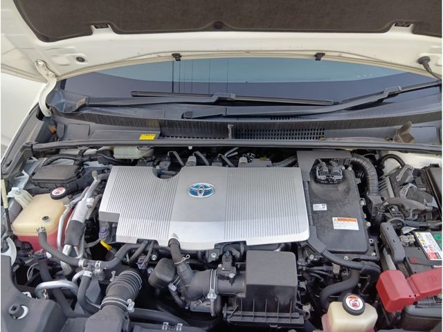 TOYOTA PRIUS PHV 2017 Image 31