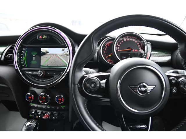 BMW MINI COOPER D 5DOOR 2019 Image 31