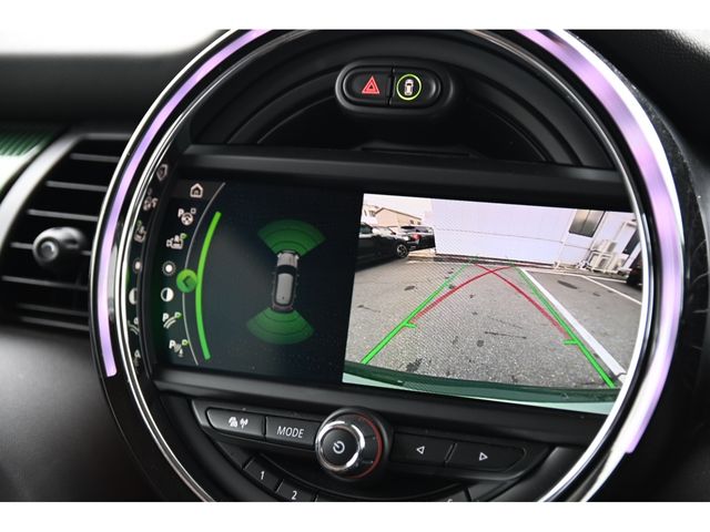 BMW MINI COOPER D 5DOOR 2019 Image 31