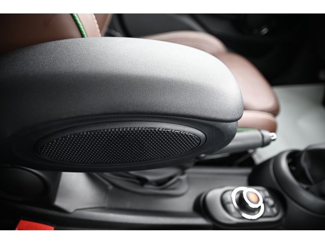 BMW MINI COOPER D 5DOOR 2019 Image 31