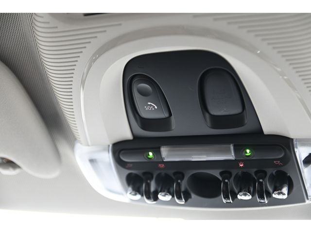 BMW MINI COOPER D 5DOOR 2019 Image 31