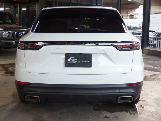 PORSCHE CAYENNE 2018 Image 31