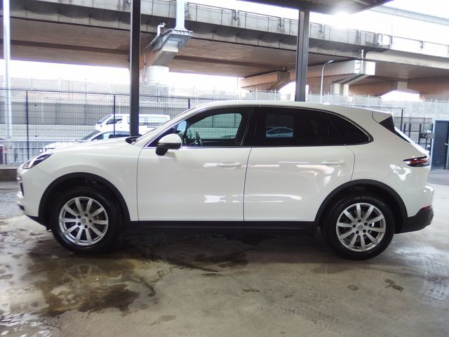 PORSCHE CAYENNE 2018 Image 31