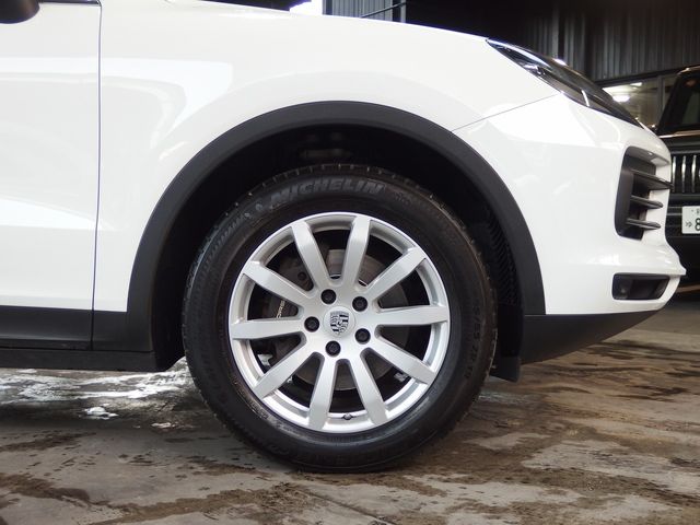 PORSCHE CAYENNE 2018 Image 31