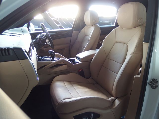 PORSCHE CAYENNE 2018 Image 31