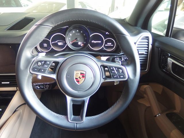 PORSCHE CAYENNE 2018 Image 31