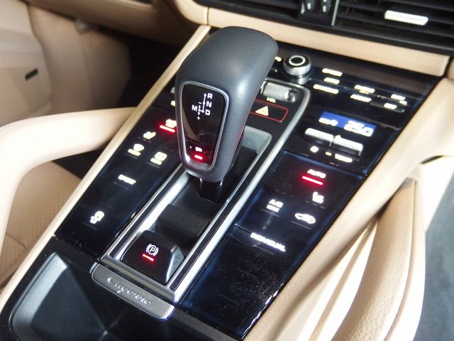 PORSCHE CAYENNE 2018 Image 31