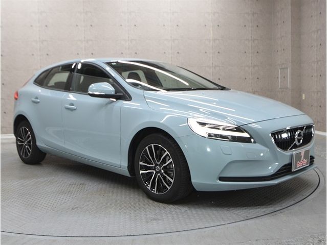 VOLVO V40 2018 Image 31