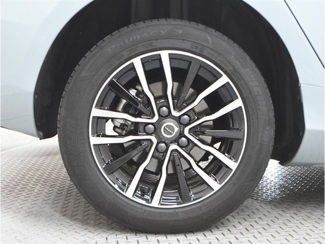 VOLVO V40 2018 Image 31