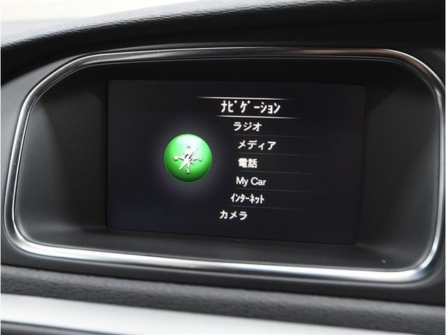 VOLVO V40 2018 Image 31